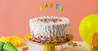 2. Kue ulang tahun taburan permen