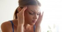 5 Cara Mengatasi Sakit Kepala saat Haid