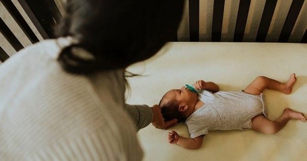 Bayi 1 miring bolehkah bulan tidur Usia Berapa