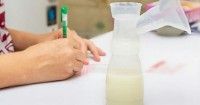6. Cara menyimpan susu hasil pumping agar kebutuhan ASI si Kecil terpenuhi