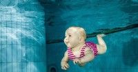 Bayi tanpa Sengaja Menelan Air Kolam saat Berenang, Apa Dampaknya