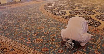Niat, Doa, Waktu Tepat Salat Taubat saat Bulan Ramadan