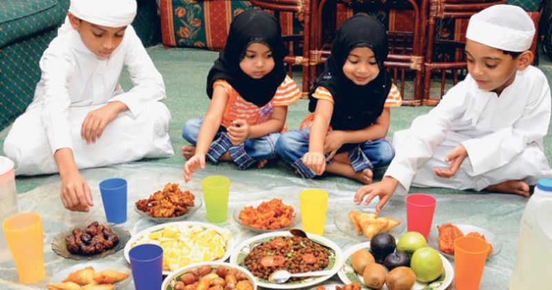 5. Hindari makanan asin pedas saat berbuka sahur