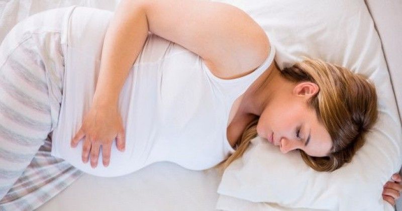 Begini Posisi Tidur yang Baik untuk Ibu Hamil Tua | Popmama.com