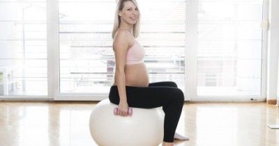 Manfaat Birth Ball untuk Persiapan Persalinan, Kurangi Stres