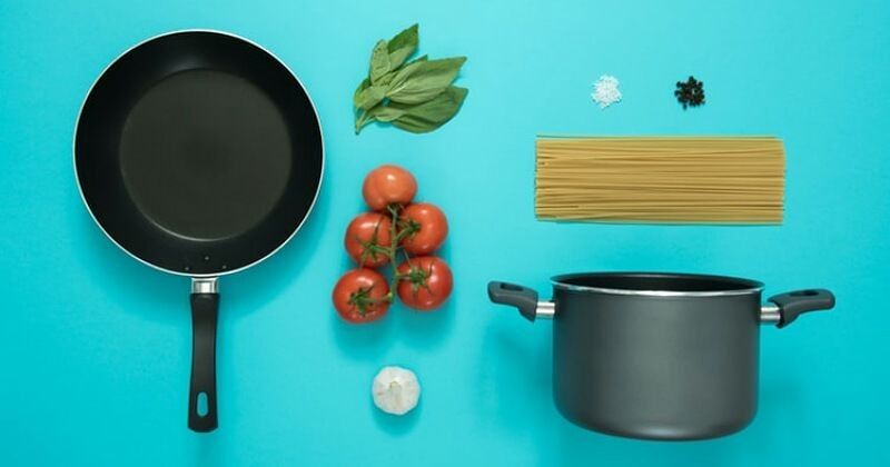 5 Alat Masak Yang Terbuat Dari Teflon Anti Lengket Popmama Com