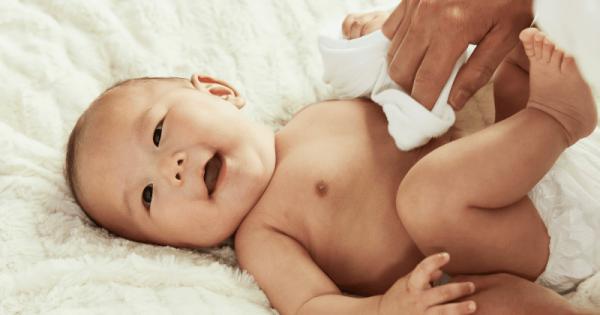 Bayi Kencing Darah Berikut Penyebab Dan Cara Mengatasinya Popmama Com