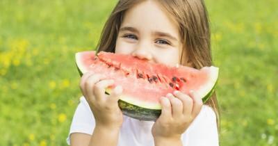 5 Daftar Jenis Buah Boleh Dimakan Anak Saat Sakit Tipes