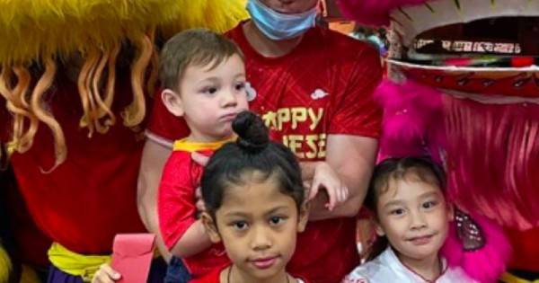 Foto Keluarga Stefan William / Ekspresi Lucu Baby Koa Anak ...