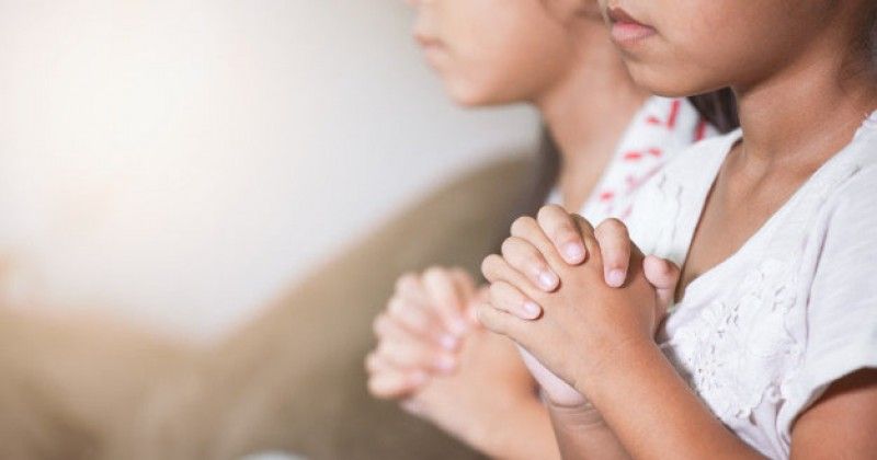 Ajari Anak Contoh Doa Mukjizat untuk Umat Katolik | Popmama.com