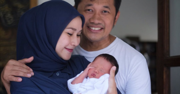 5 Fakta Kelahiran Anak Kelima Zaskia Adya Mecca Dan Hanung Bramantyo Popmama Com