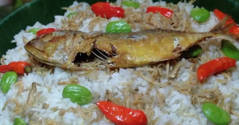 Resep Nasi Liwet Magic Com, Simple dan Mudah 2 2. Nasi liwet ikan asin peda serasa menikmati depan hamparan padi luas