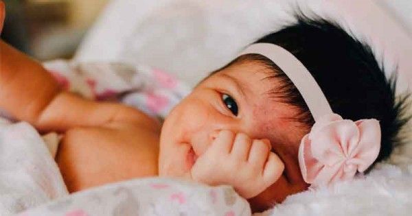 10 Rangkaian Nama Bayi Perempuan Dalam Alquran 3 Kata Beserta Artinya Popmama Com
