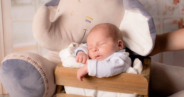 5 Bahaya Bayi Tidur Menggunakan Bantal Popmama Com