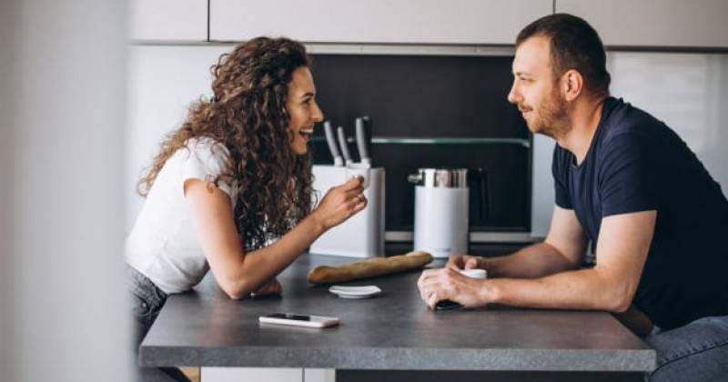 5 Alasan Kamu Harus Jujur dan Terbuka dengan Pasangan | Popmama.com