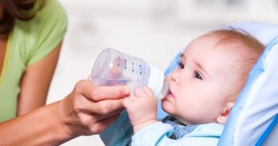Kenapa Bayi di Bawah 6 Bulan Tidak Boleh Diberi Air Putih?