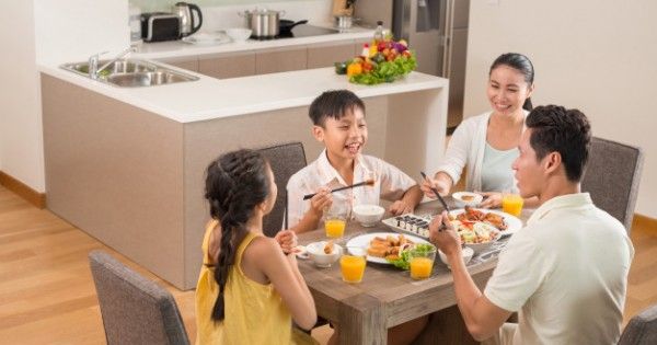 5 Tips Membuat Makan Malam Keluarga Lebih Seru | Popmama.com