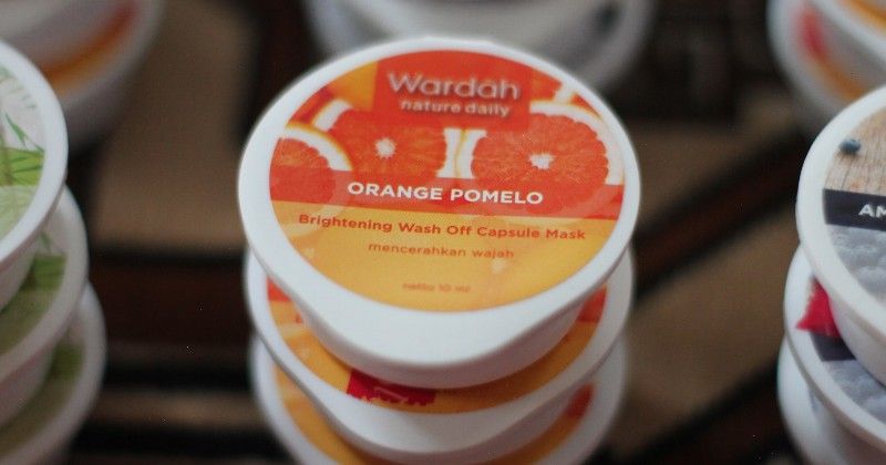 5. Wardah nature daily orange pomelo brightening wash off capsule mask