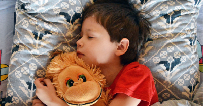 7 Manfaat Tidur Siang Anak, Bantu Kembalikan Energi