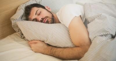 Hati-Hati Tidur Larut Malam Berpengaruh Kesuburan Laki-Laki