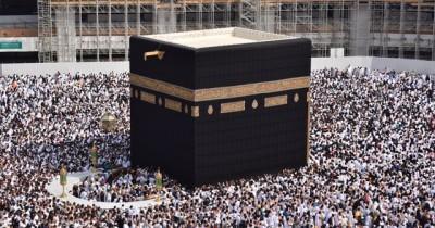 Umat Muslim Lakukan Ibadah Haji Umrah, Apa Perbedaannya