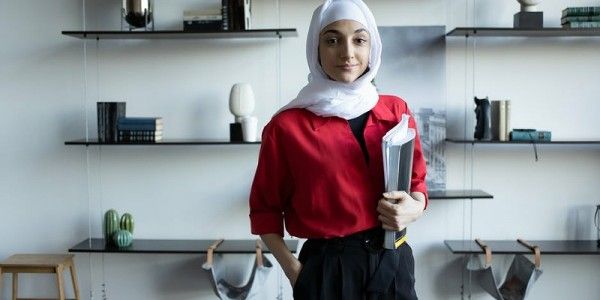 5 Cara Menjadi Perempuan Dewasa Menurut Ajaran Islam Popmama Com