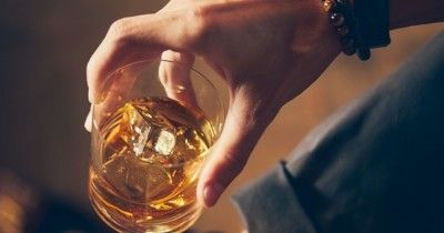 Benarkah Minum Alkohol Dapat Membunuh Sperma?