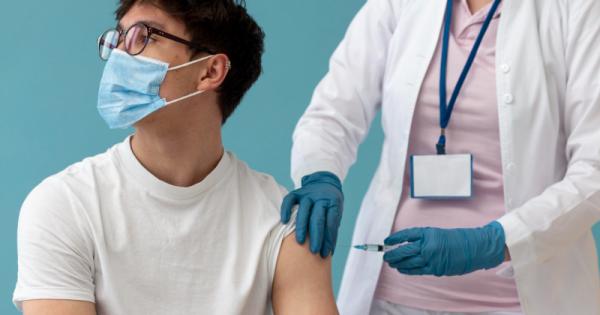 Lebih cepat, penyintas covid-19 kini bisa vaksin sebulan setelah sembuh