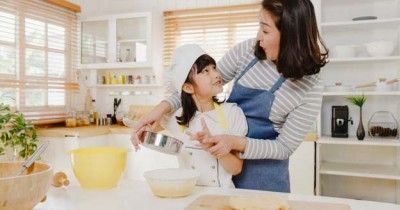 Bonding Keluarga Bisa Dilakukan sambil Memasak Dapur