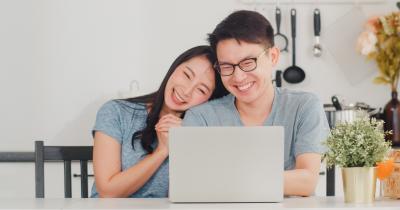 7 Cara Menjadi Sahabat Baik Pasangan Kita