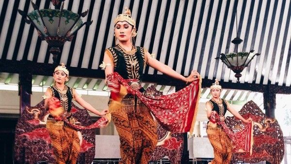 Mengenal Tari Serimpi Tarian Daerah Dari Yogyakarta Popmama Com