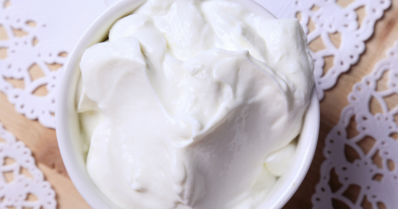 2. Greek yoghurt rendah kalori, bagus dikonsumsi pagi hari