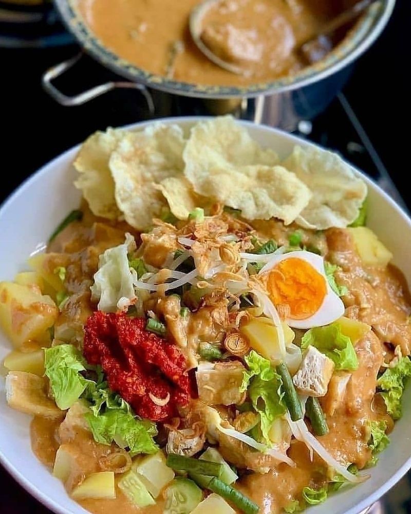 4. Gado-gado