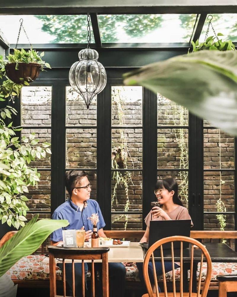 10. ONNI House Surabaya