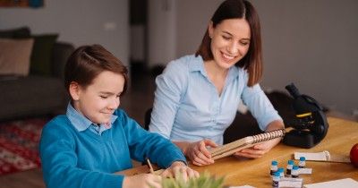9 Tips Mencari Guru Les Privat Terbaik untuk Anak