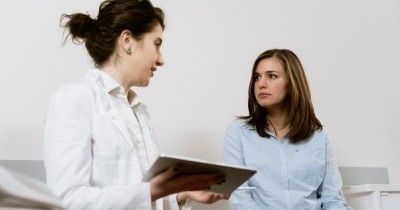 5 Pertanyaan Penting yang Harus Ditanyakan ke Dokter agar Cepat Hamil