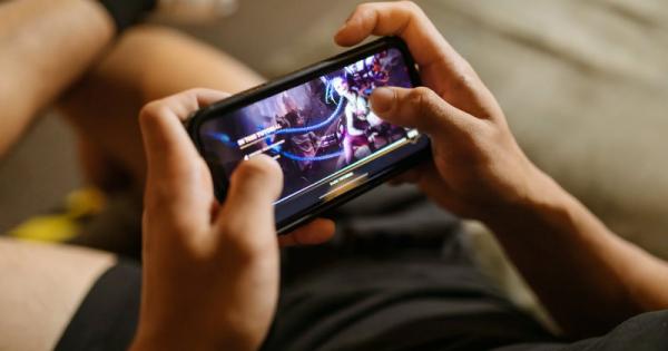 Cara Mendapatkan Uang dari Hobi Bermain Game: Peluang Karier di Industri Gaming