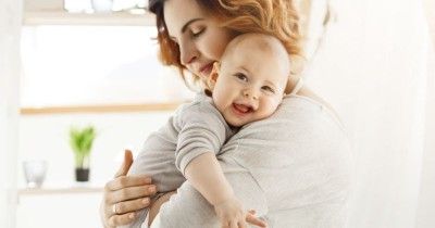 7 Cara Mudah Mencegah Mengatasi Cegukan Bayi
