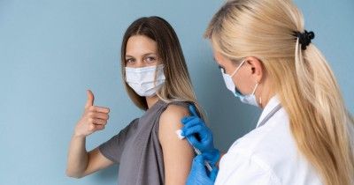 Covid-19 Naik, Vaksin Booster Jadi Syarat Perjalanan hingga Masuk Mal
