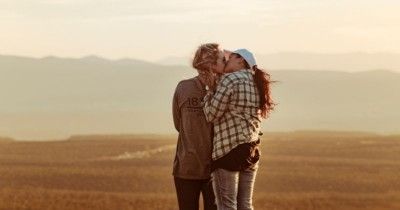 7 Cara agar Suami Jatuh Cinta Lagi Istri seperti Pengantin Baru