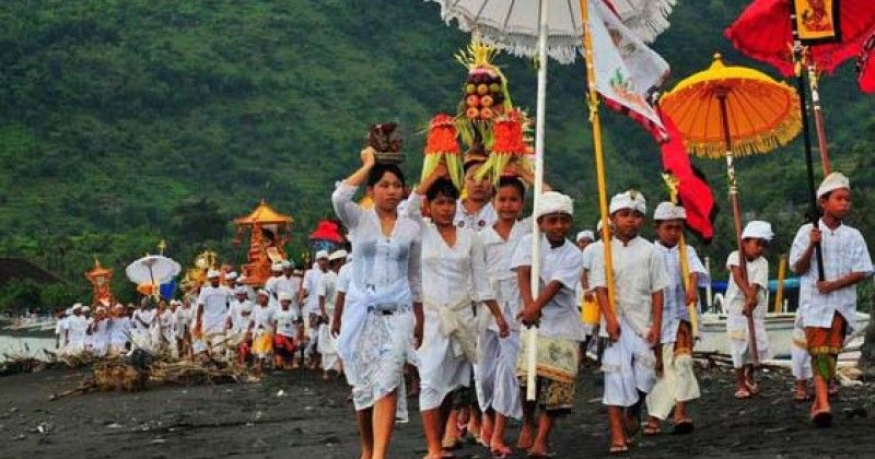 Upacara Ritual Keagamaan Yang Biasa Dilakukan Umat Hindu