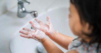 9 Rekomendasi Sabun Cuci Tangan Kulit Sensitif Anak