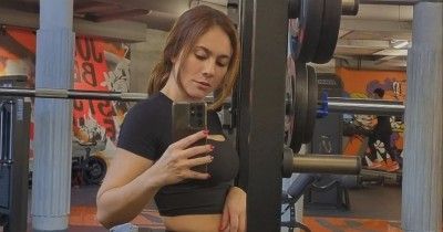 Potret Menawan Wulan Guritno saat Gym, Pu Body Goals Usia 40-an
