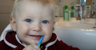 Bayi Tumbuh Gigi Tidak Boleh Mengunyah, Mitos atau Fakta