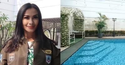 6 Foto Kolam Renang di Rumah Iis Dahlia, Punya Gazebo Unik