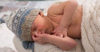 6 Penyebab Munculnya Selaput Putih pada Mata Bayi Baru Lahir