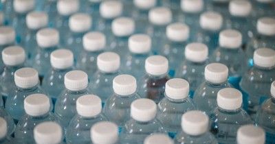Bahaya Zat BPA Kemasan Air Minum, Benarkah bisa Ganggu Kesuburan