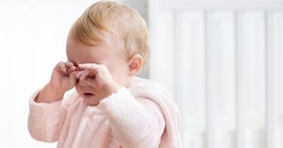 Penyebab Mata Bayi Belekan dan Cara Mengatasinya