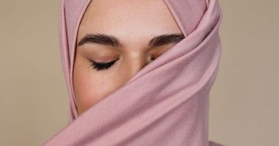 5 Artis Berinisial R Menawan Hijab