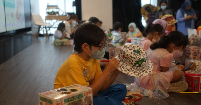 Dukung Kreativitas Anak dengan DIY Bucket Hat di Popmama Arisan 